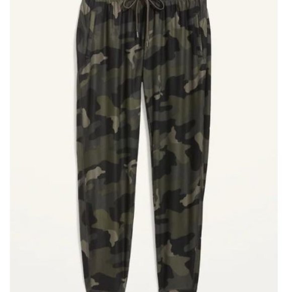 Mid-Rise Breathe ON Jogger Pants for Women NWT Green Camo L - Picture 3 of 3